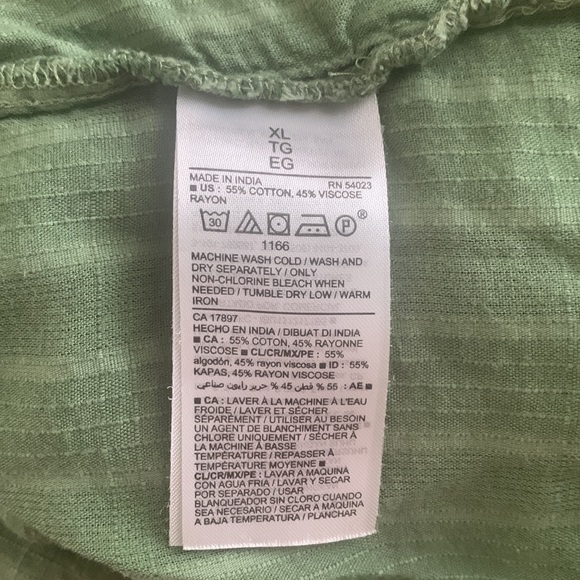 Green top - Picture 5 of 5